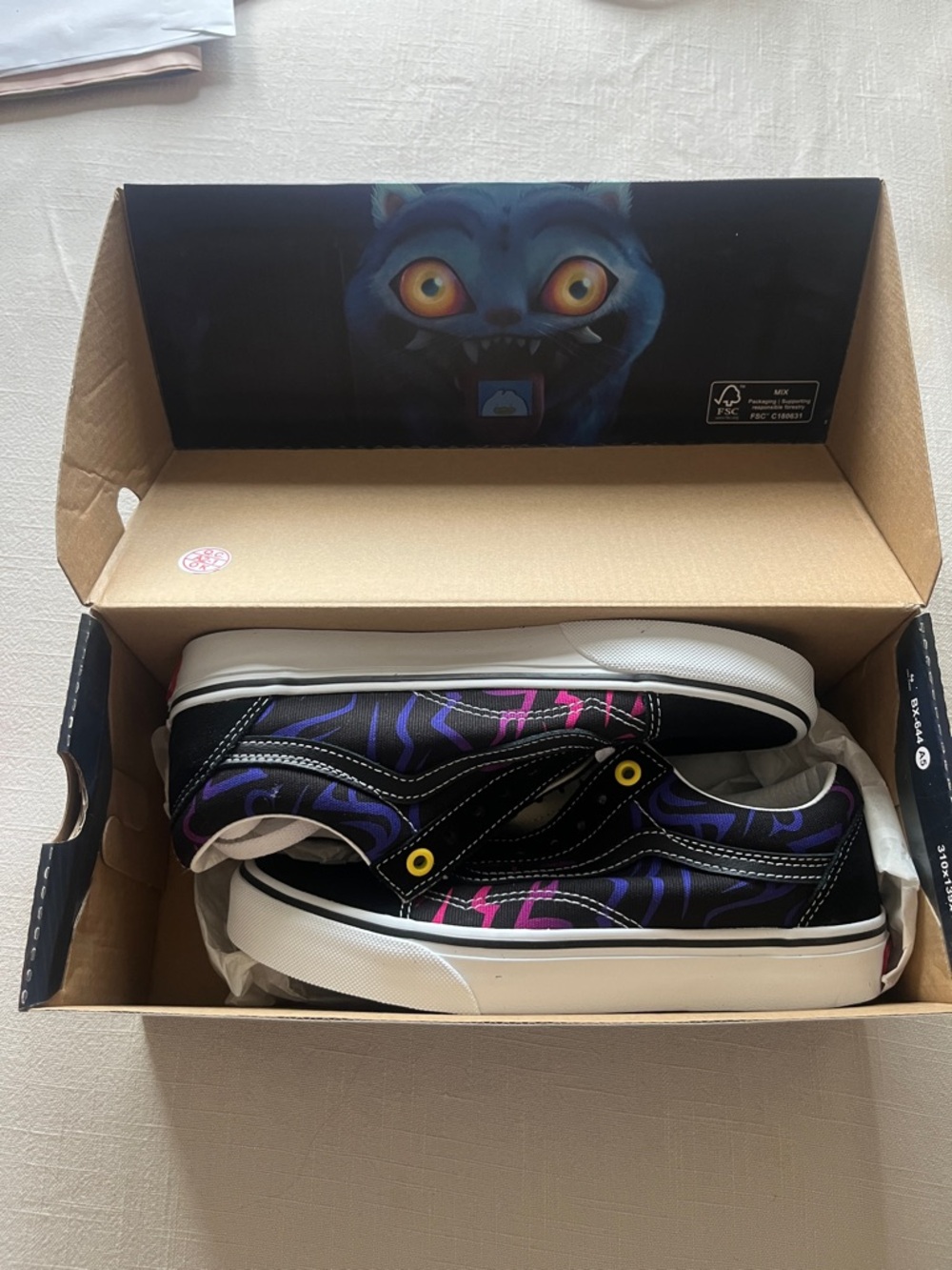 Vans Kpop Démon hunters, Saja Boys edition size 7 unused.